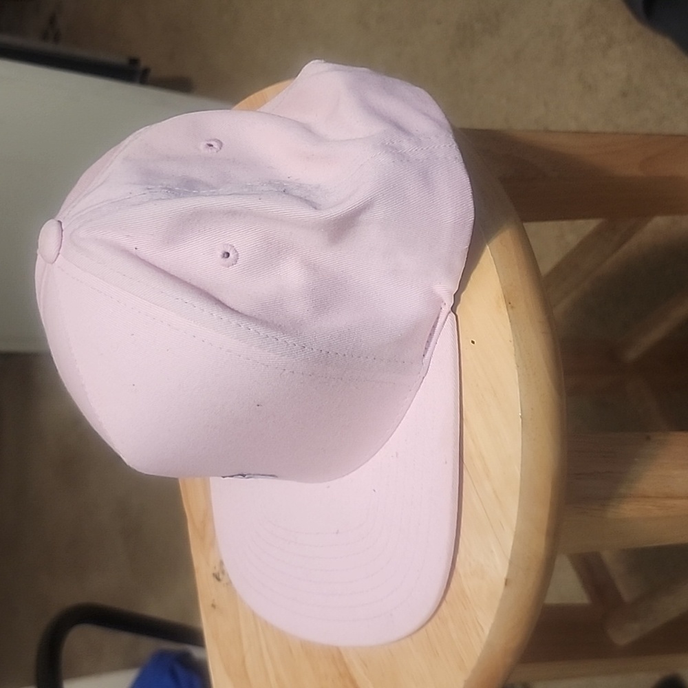 Pink snap back hat - Picture 2 of 4